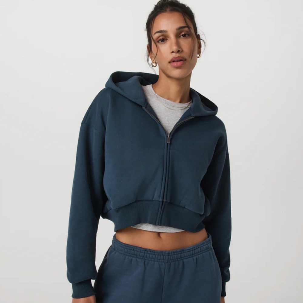 Vuori Restore Mini Full Zip Hoodie Crop Sweatshirt (Ocean Blue)